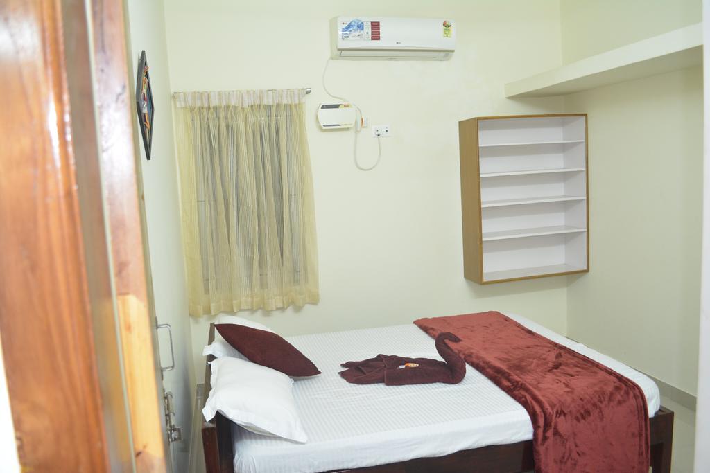 Jp Nivaas Guest House Majiladuthuráj Kültér fotó