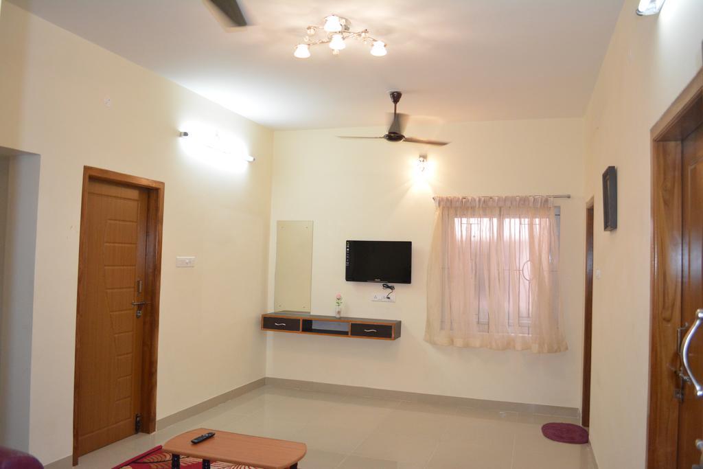 Jp Nivaas Guest House Majiladuthuráj Kültér fotó