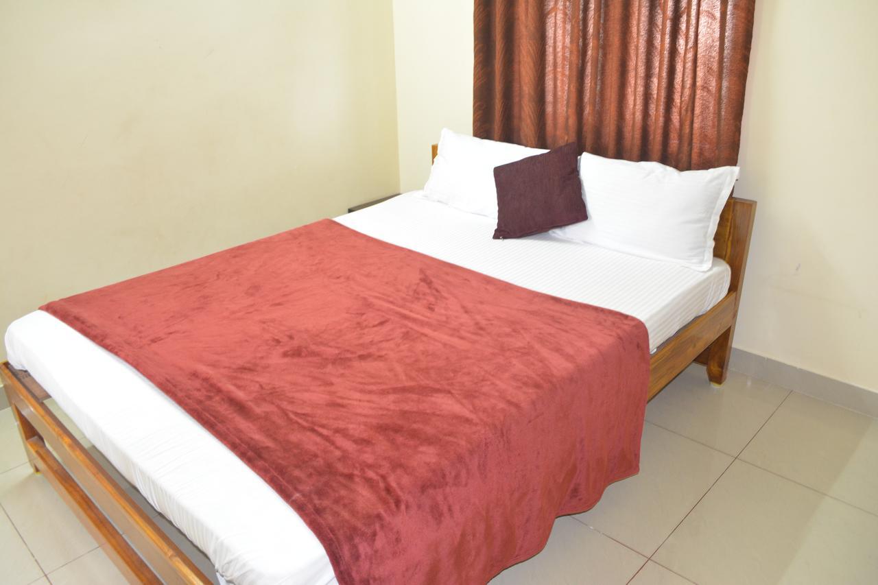 Jp Nivaas Guest House Majiladuthuráj Kültér fotó